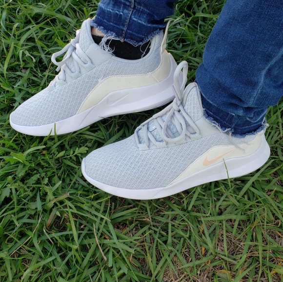 nike wmns viale run